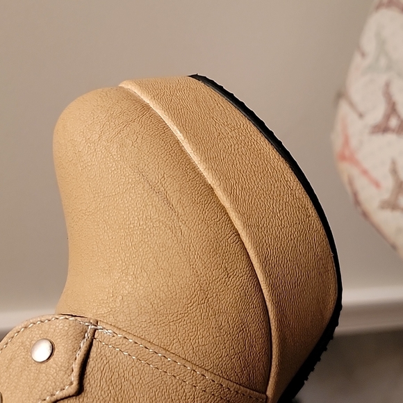 Tall ankle boots (black, and cream) - Picture 6 of 16